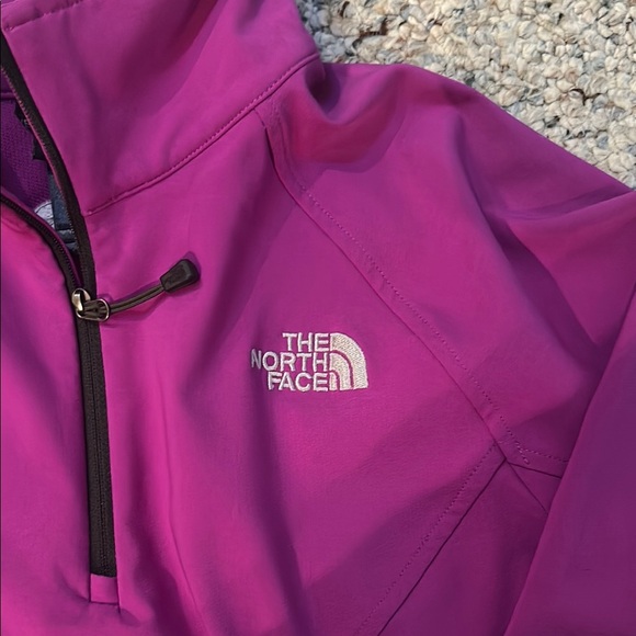 The North Face Magenta Quarter-Zip Jacket - Picture 3 of 7